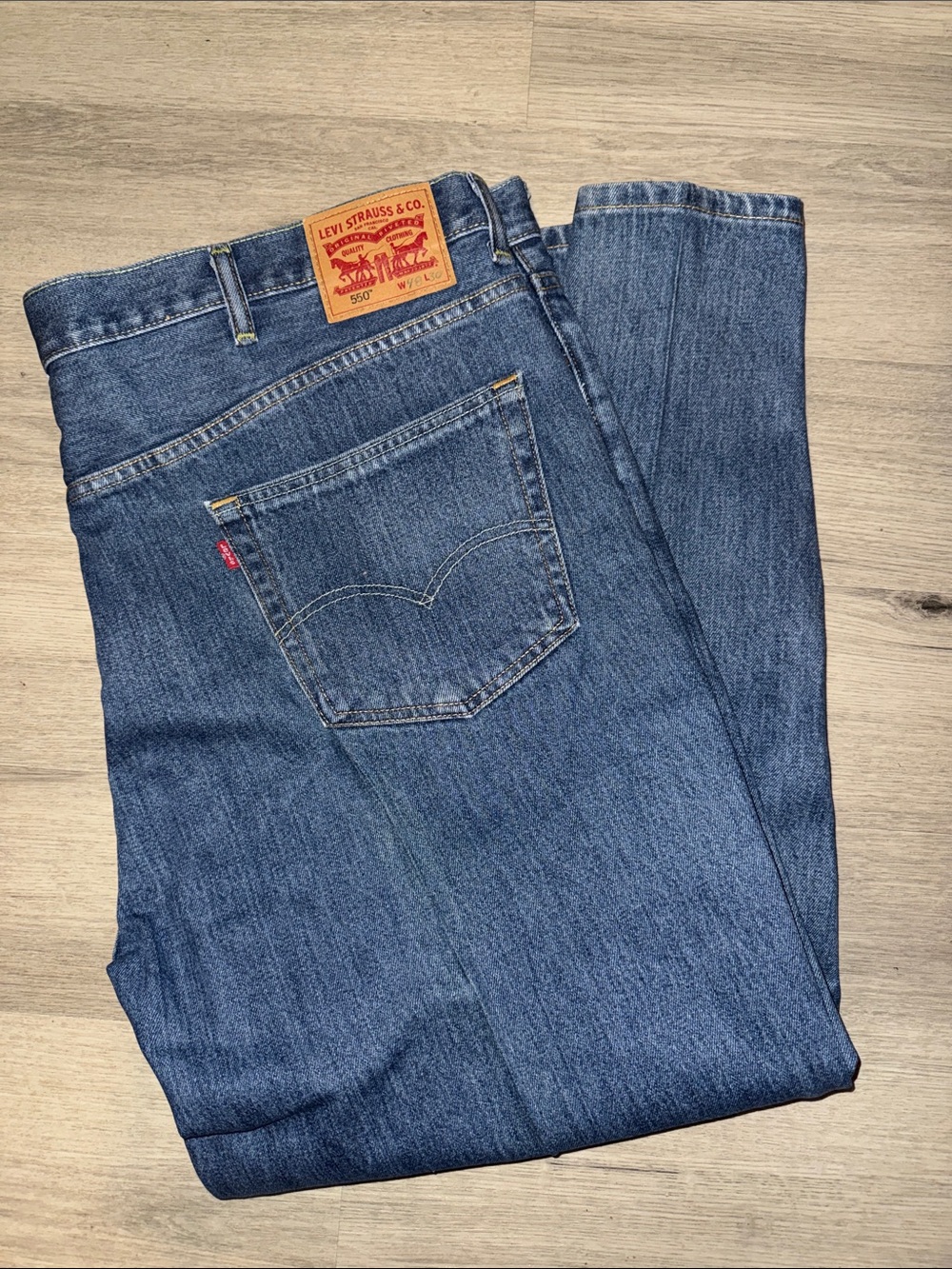Levi 550 Relaxed Fit Mens Jeans Blue‎ Medium Wash W48 L30 Denim Pants